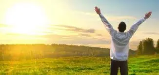 تغير مفهوم السعادة في 2025.. لماذا لم يعد المال وحده كافيًا للشعور بالرضا والاستقرار؟